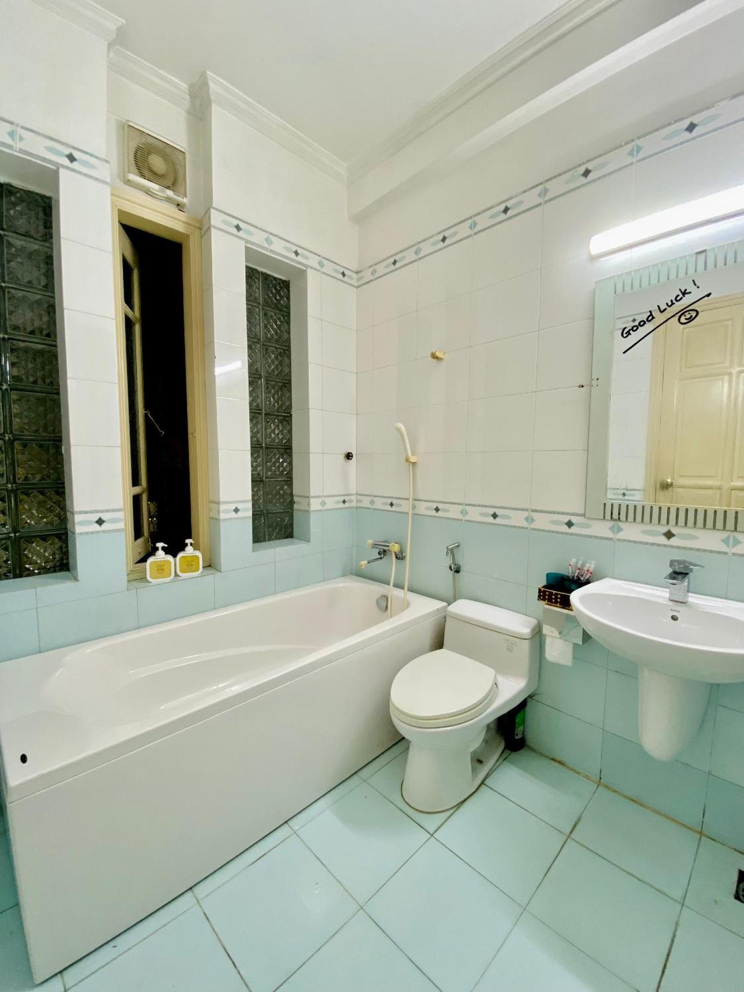 Lava Homestay Hải Phòng Extérieur photo